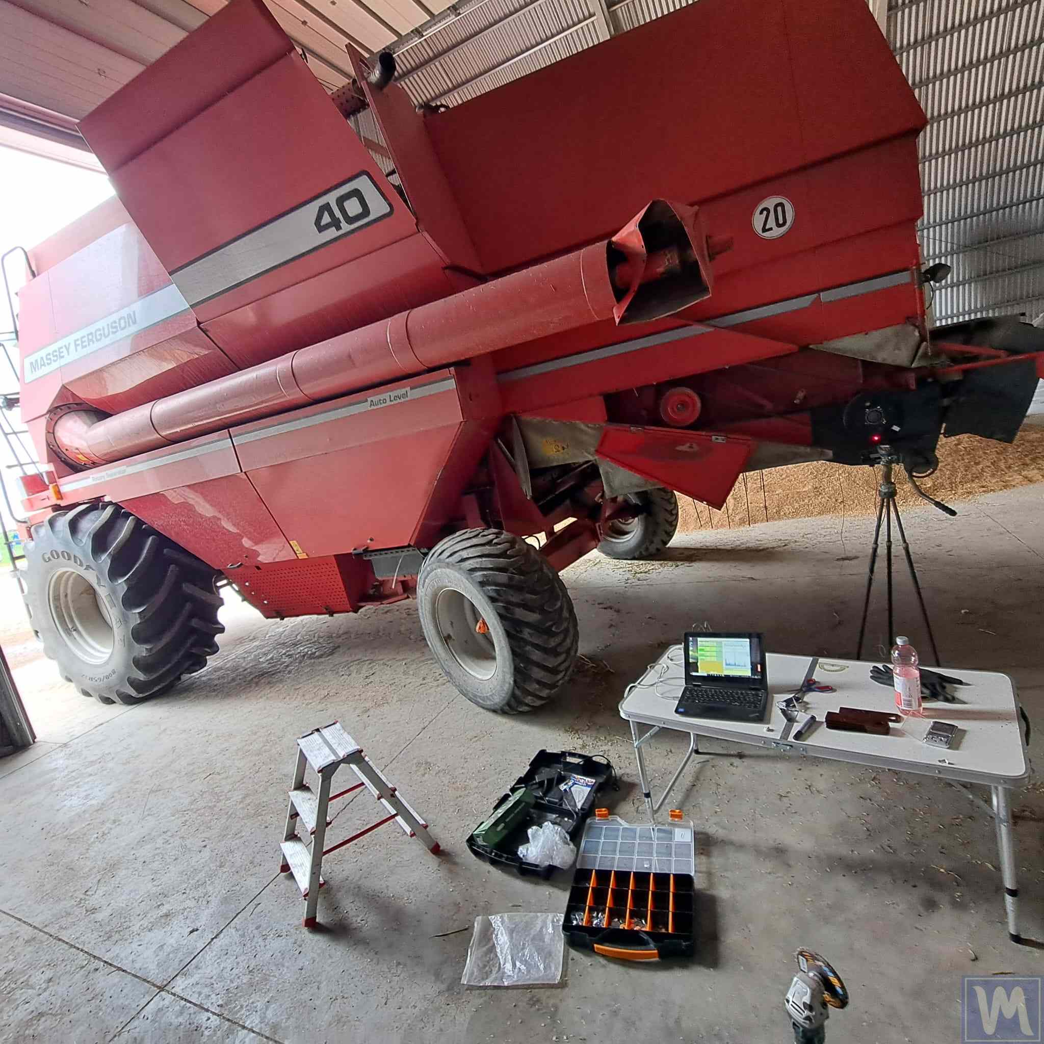 Vor-Ort-Auswuchten eines Massey-Ferguson-Mähdrescherrotors mit Vibromera-Ausrüstung